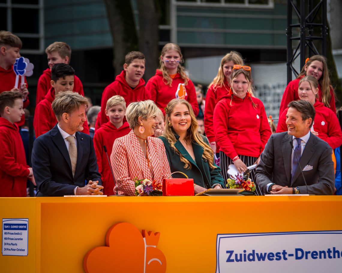 Team Zuidwest Drenthe onder leiding van prinses Amalia bij de regioquiz